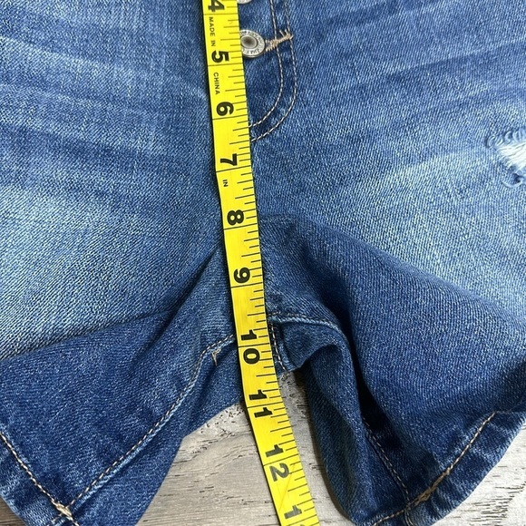 Vervet Women’s Boyfriend Fit Distressed Button-Fly Denim Shorts Sz 27 - Picture 7 of 9